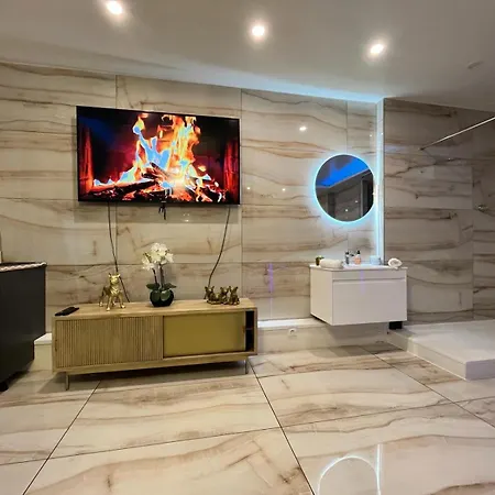 Golden House - Jacuzzi Apartment Rouen Exterior photo