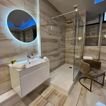 Golden House - Jacuzzi Apartment Rouen Exterior photo
