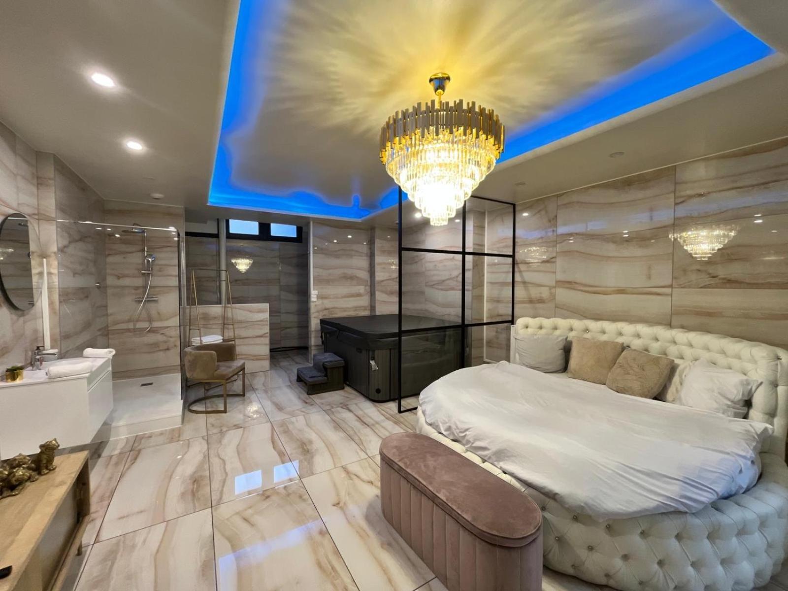 Golden House - Jacuzzi Apartamento Ruan